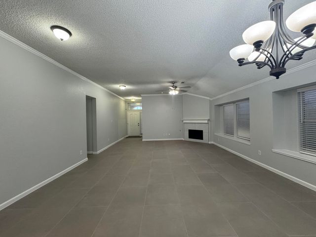 5616 Indian Hill Drive, Arlington, TX 76018