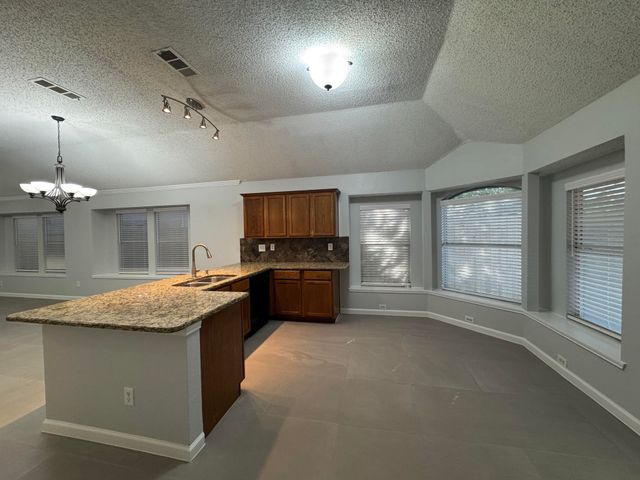 5616 Indian Hill Drive, Arlington, TX 76018