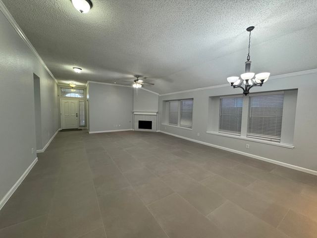 5616 Indian Hill Drive, Arlington, TX 76018