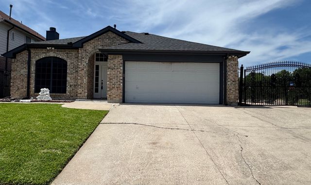 5616 Indian Hill Drive, Arlington, TX 76018