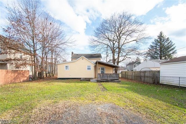 416 N Cedar Avenue, Niles, OH 44446