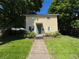 416 N Cedar Avenue, Niles, OH 44446