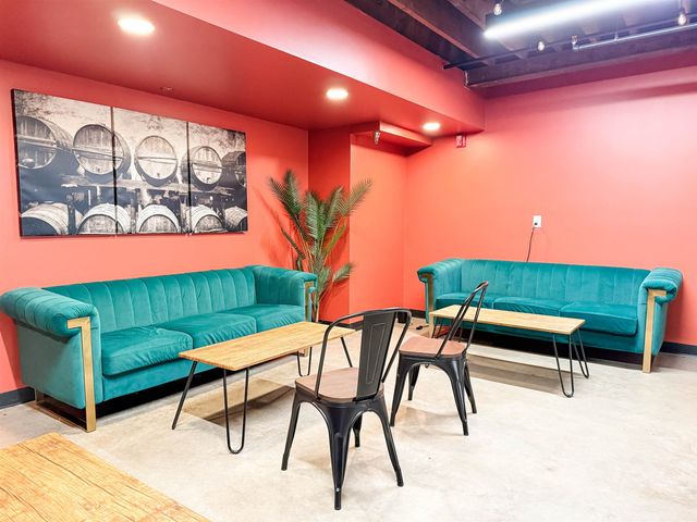 110 W JOHNSON, Staunton, VA 24401