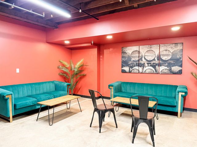 110 W JOHNSON, Staunton, VA 24401