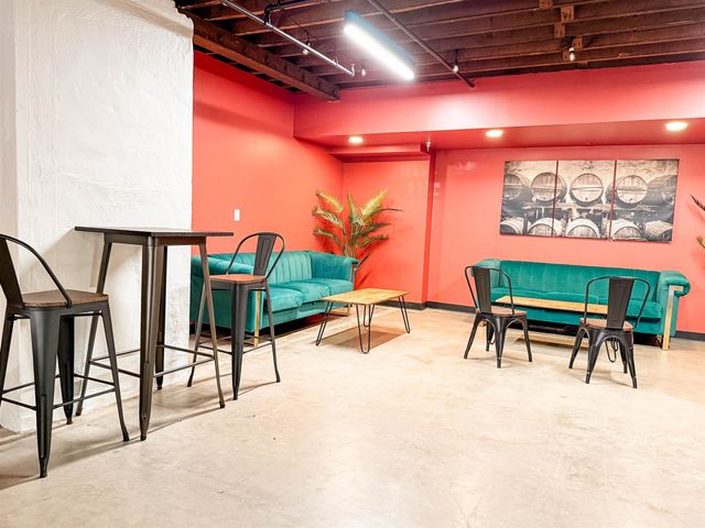 110 W JOHNSON, Staunton, VA 24401