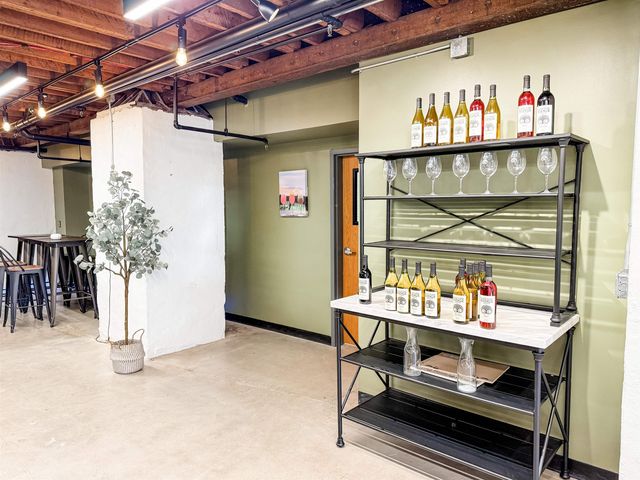 110 W JOHNSON, Staunton, VA 24401