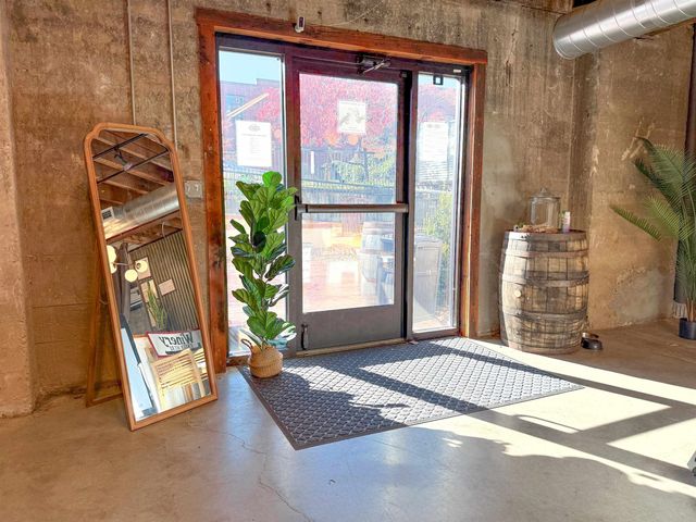 110 W JOHNSON, Staunton, VA 24401