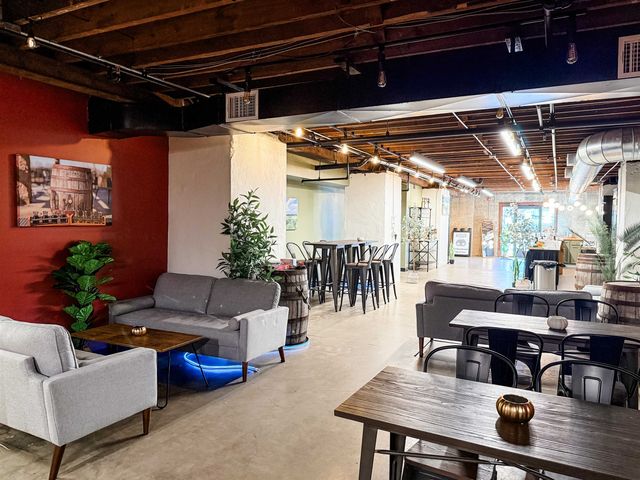 110 W JOHNSON, Staunton, VA 24401