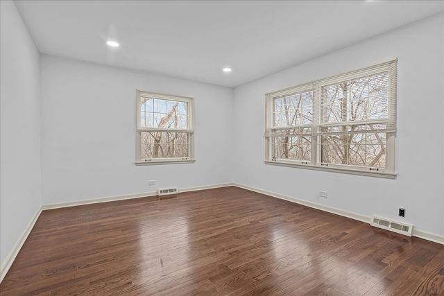 1305 Warwick Court, Deerfield, IL 60015