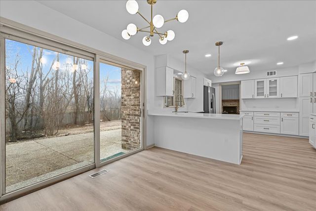 1305 Warwick Court, Deerfield, IL 60015