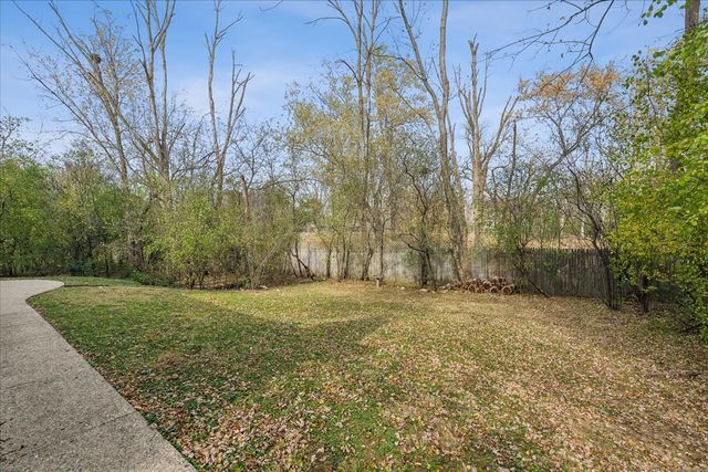 1305 Warwick Court, Deerfield, IL 60015