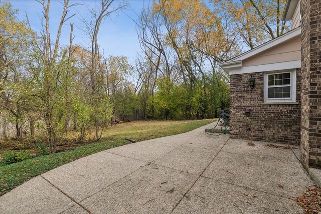 1305 Warwick Court, Deerfield, IL 60015