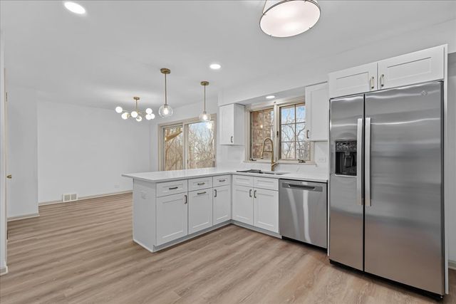 1305 Warwick Court, Deerfield, IL 60015