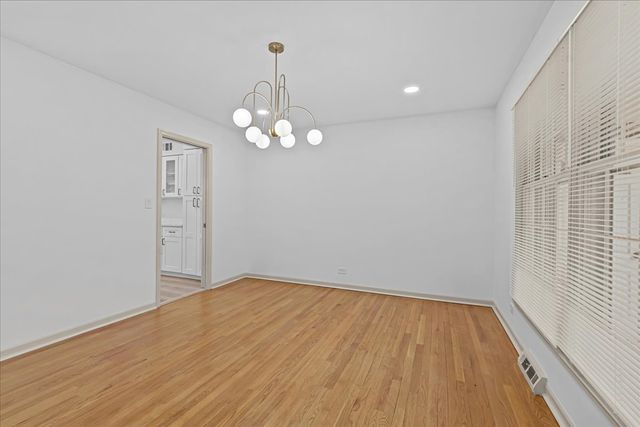 1305 Warwick Court, Deerfield, IL 60015