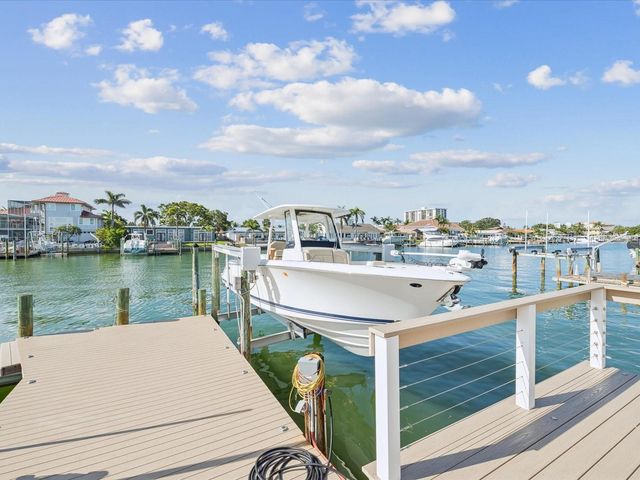 441 PALM ISLAND NE, Clearwater, FL 33767