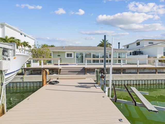 441 PALM ISLAND NE, Clearwater, FL 33767