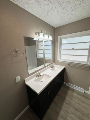 614 W Kerr Street, Springfield, MO 65803