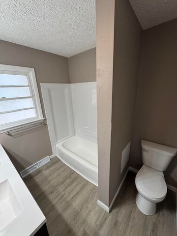 614 W Kerr Street, Springfield, MO 65803