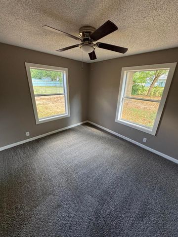 614 W Kerr Street, Springfield, MO 65803