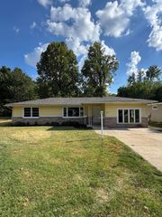 614 W Kerr Street, Springfield, MO 65803