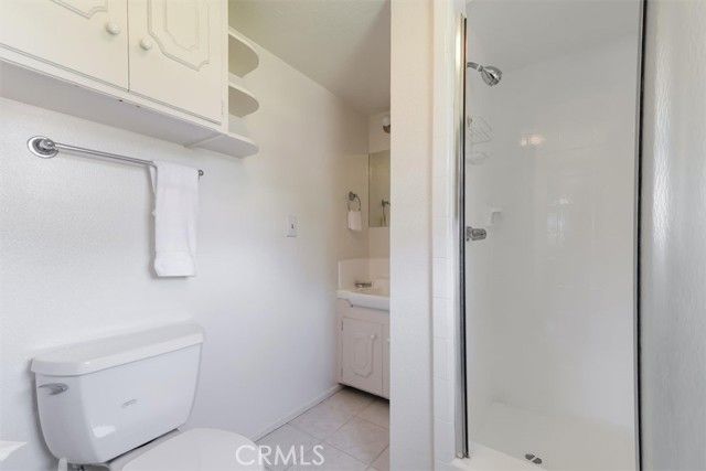 7446 Woodlake Avenue, West Hills (los Angeles), CA 91307