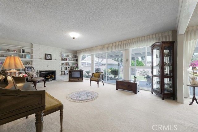 7446 Woodlake Avenue, West Hills (los Angeles), CA 91307