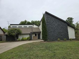 11609 Twisted Oak Road, Oklahoma City, OK 73120