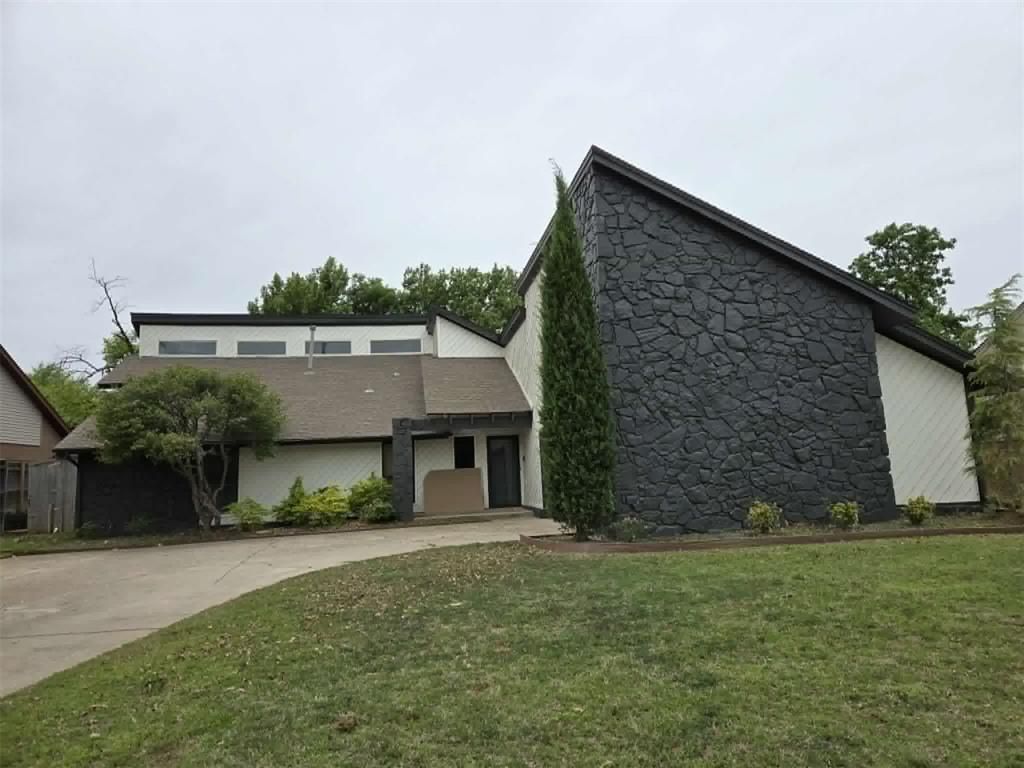 11609 Twisted Oak Road, Oklahoma City, OK 73120