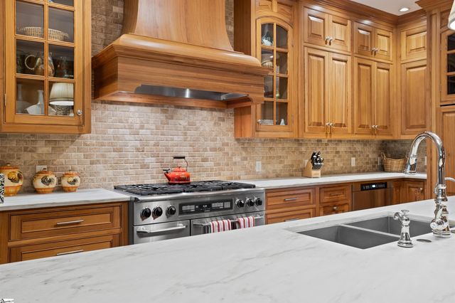 540 Crescent Avenue, Greenville, SC 29601