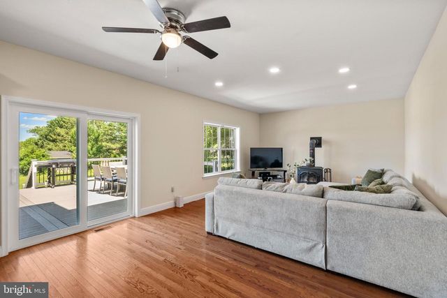 923 CHESTER DR, Pottstown, PA 19465