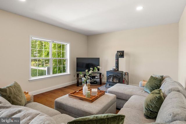 923 CHESTER DR, Pottstown, PA 19465