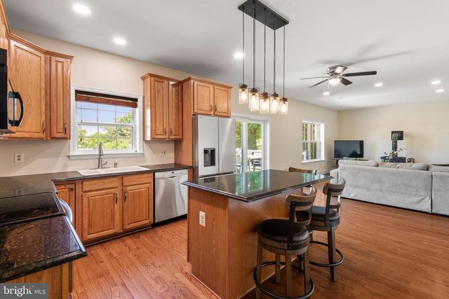 923 CHESTER DR, Pottstown, PA 19465