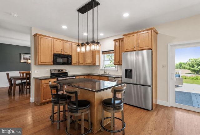 923 CHESTER DR, Pottstown, PA 19465