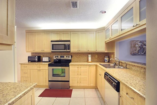 896 Windermere Way, Palm Beach Gardens, FL 33418