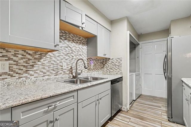 129 Rue Fontaine, Lithonia, GA 30038