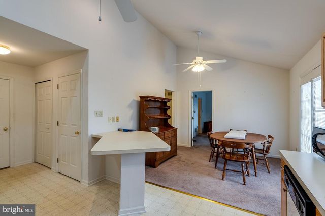 14 OAKGROVE LN, Millersville, PA 17551