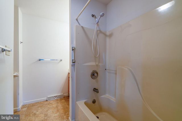 14 OAKGROVE LN, Millersville, PA 17551