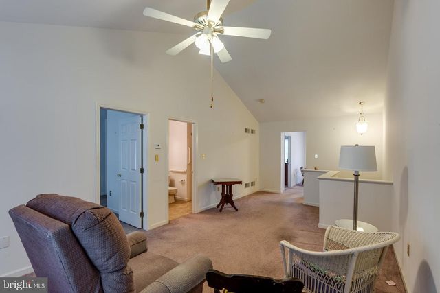 14 OAKGROVE LN, Millersville, PA 17551