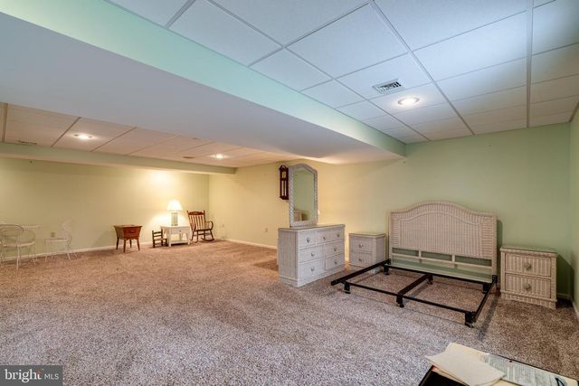 14 OAKGROVE LN, Millersville, PA 17551