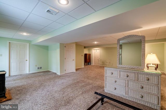 14 OAKGROVE LN, Millersville, PA 17551
