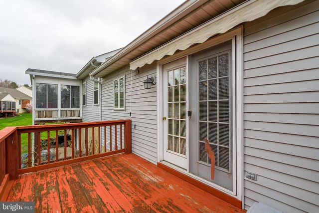 14 OAKGROVE LN, Millersville, PA 17551