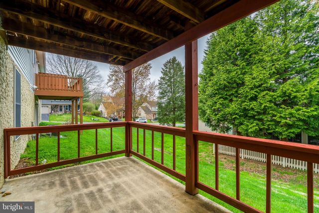 14 OAKGROVE LN, Millersville, PA 17551