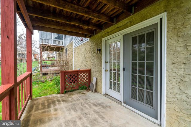 14 OAKGROVE LN, Millersville, PA 17551