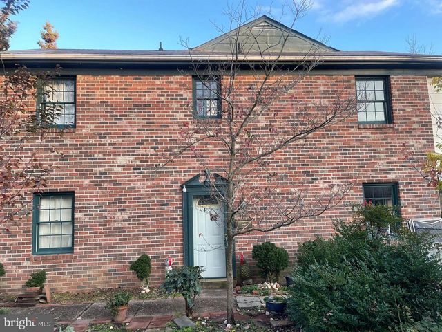 727 OLDE GREENWICH CIR, Fredericksburg, VA 22408