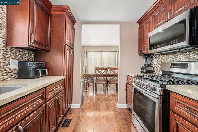75 E Bolton Rd, Oakley, CA 94561
