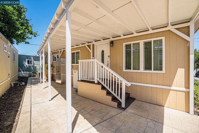 75 E Bolton Rd, Oakley, CA 94561