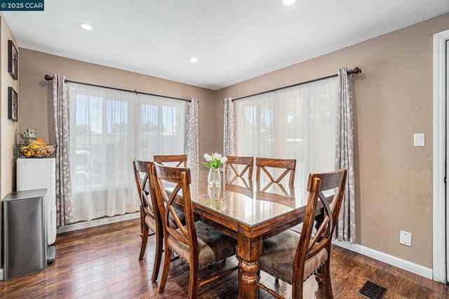 75 E Bolton Rd, Oakley, CA 94561