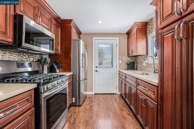 75 E Bolton Rd, Oakley, CA 94561