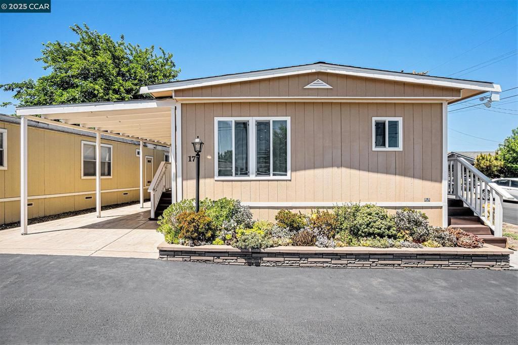 75 E Bolton Rd, Oakley, CA 94561