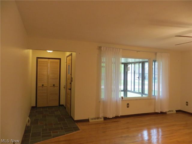 6204 Meadview Drive, Seven Hills, OH 44131